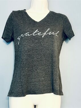 Grateful Script V-Neck Tee - Charcoal